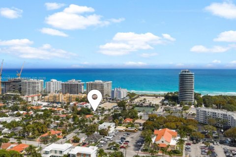 Casa en venta en Surfside, Florida, 4 dormitorios, 182.37 m2 № 2175675 - foto 2