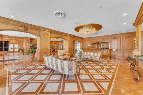 Condo in Coral Gables, Florida, 1 bedroom  № 1758659 - photo 16