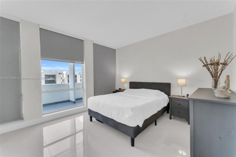 Condo in Coral Gables, Florida, 1 bedroom  № 1758659 - photo 9