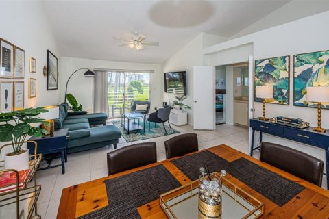 Copropriété à louer à Saint Petersburg, Floride: 2 chambres, 99.41 m2 № 1537600 - photo 6