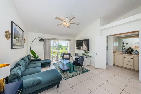 Copropriété à louer à Saint Petersburg, Floride: 2 chambres, 99.41 m2 № 1537600 - photo 3