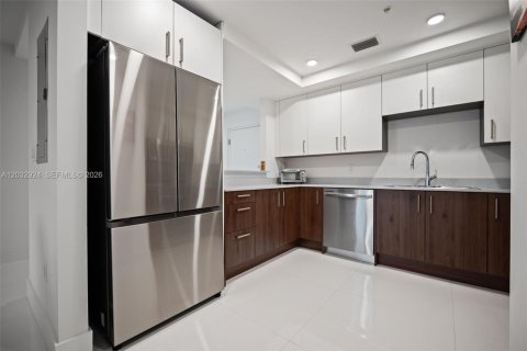 Condo in Doral, Florida, 2 bedrooms № 2176444 - photo 7