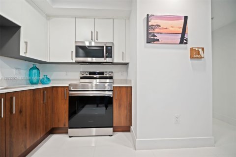 Condo in Doral, Florida, 2 bedrooms № 2176444 - photo 8