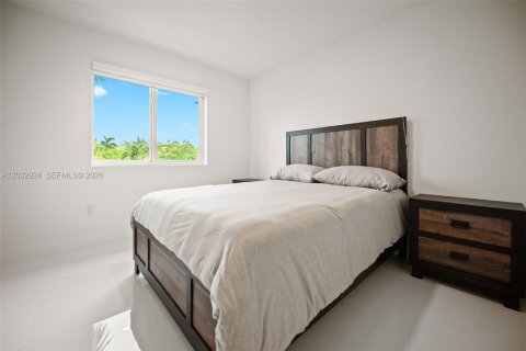 Condo in Doral, Florida, 2 bedrooms № 2176444 - photo 11
