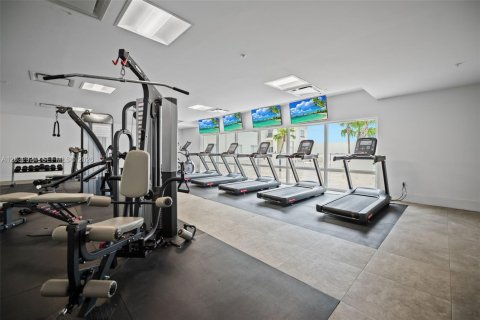 Condo in Doral, Florida, 2 bedrooms № 2176444 - photo 17