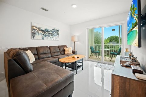 Condo in Doral, Florida, 2 bedrooms № 2176444 - photo 3