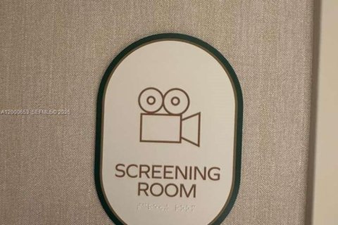 Condo in Miami, Florida  № 2064937 - photo 24