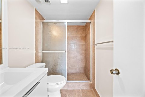 Condo in Coral Springs, Florida, 2 bedrooms  № 1710692 - photo 22
