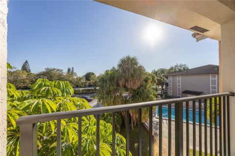 Condo in Coral Springs, Florida, 2 bedrooms  № 1710692 - photo 26