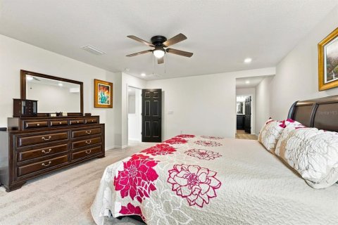 House in Davenport, Florida 5 bedrooms, 285.3 sq.m. № 2259047 - photo 18