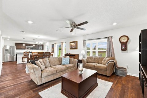House in Davenport, Florida 5 bedrooms, 285.3 sq.m. № 2259047 - photo 5