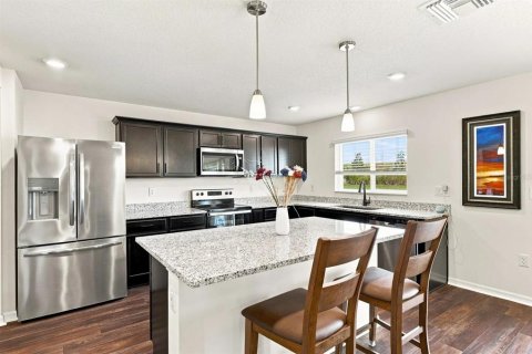 House in Davenport, Florida 5 bedrooms, 285.3 sq.m. № 2259047 - photo 12