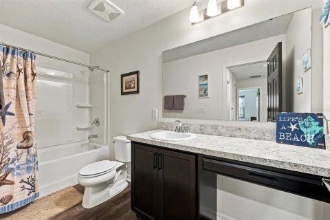 House in Davenport, Florida 5 bedrooms, 285.3 sq.m. № 2259047 - photo 22