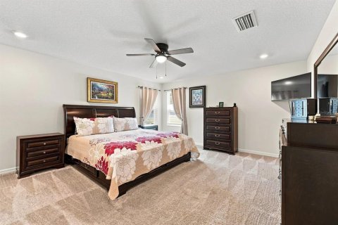 House in Davenport, Florida 5 bedrooms, 285.3 sq.m. № 2259047 - photo 17
