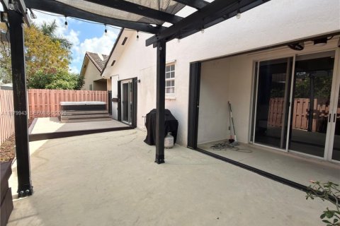 Купить виллу или дом в Майами-Лейкс, Флорида 3 спальни, 175.49м2, № 2043656 - фото 22