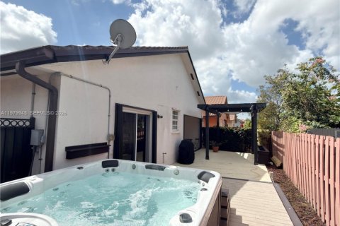 Купить виллу или дом в Майами-Лейкс, Флорида 3 спальни, 175.49м2, № 2043656 - фото 24