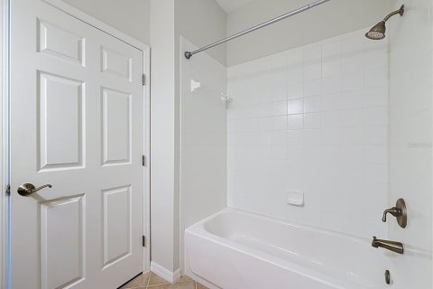 Villa ou maison à vendre à Leesburg, Floride: 2 chambres, 163.6 m2 № 2408026 - photo 20