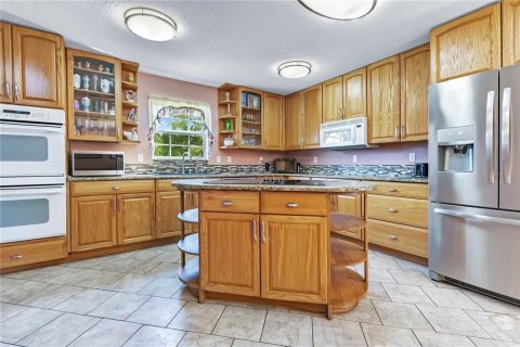 House in Polk City, Florida 6 bedrooms, 211.45 sq.m. № 2353342 - photo 6