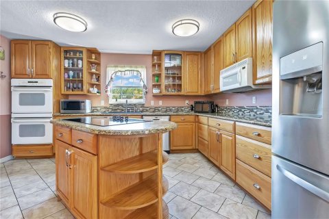 House in Polk City, Florida 6 bedrooms, 211.45 sq.m. № 2353342 - photo 7