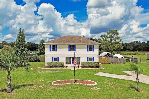 Casa en Polk City, Florida 6 dormitorios, 211.45 m2 № 2353342