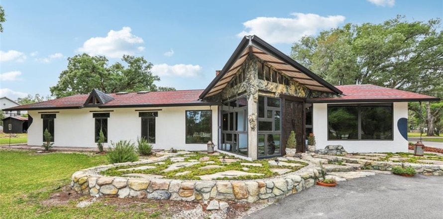 Villa ou maison à Dade City, Floride 4 chambres, 243.31 m2 № 2206317