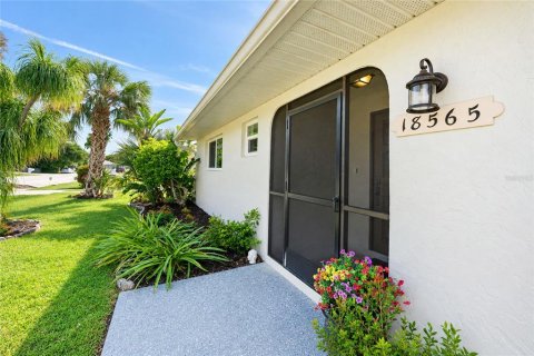 Villa ou maison à vendre à Port Charlotte, Floride: 2 chambres, 104.05 m2 № 2396241 - photo 2