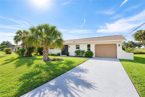 Villa ou maison à Port Charlotte, Floride 2 chambres, 104.05 m2 № 2396241