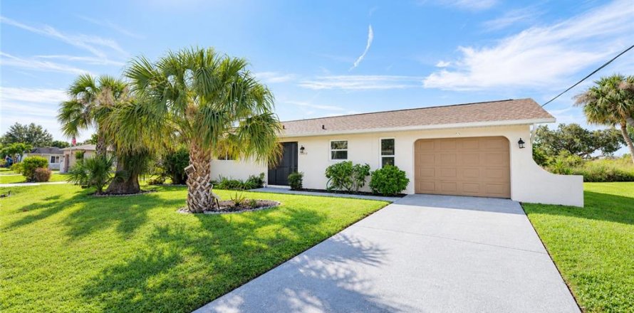 Villa ou maison à Port Charlotte, Floride 2 chambres, 104.05 m2 № 2396241