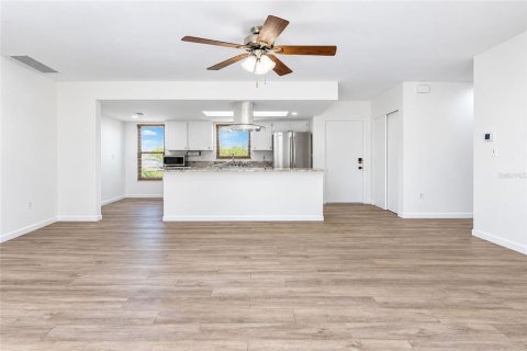 Villa ou maison à vendre à Port Charlotte, Floride: 2 chambres, 104.05 m2 № 2396241 - photo 14