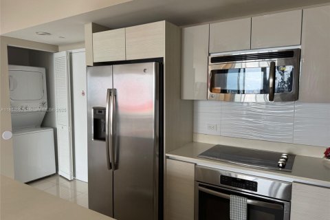 Condo in Hallandale Beach, Florida, 2 bedrooms  № 1940146 - photo 10