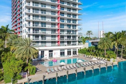Condo in Hallandale Beach, Florida, 2 bedrooms  № 1940146 - photo 29