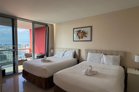 Condo in Hallandale Beach, Florida, 2 bedrooms  № 1940146 - photo 20