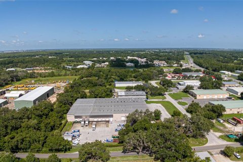 Immobilier commercial à louer à Leesburg, Floride: 4970.18 m2 № 1321954 - photo 5