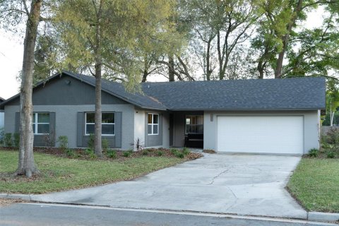 Casa en alquiler en Gainesville, Florida, 4 dormitorios, 136.38 m2 № 1832852 - foto 1
