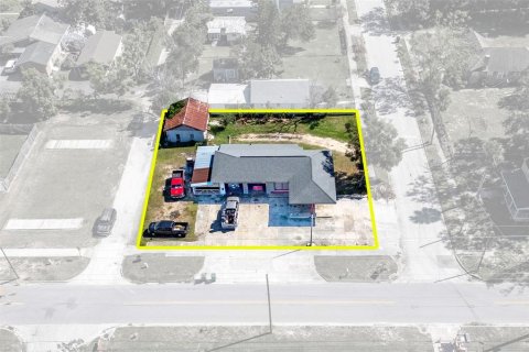 Propiedad comercial en venta en Eustis, Florida, 270.53 m2 № 1511983 - foto 5