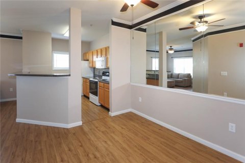 Condo in Bradenton, Florida, 1 bedroom  № 1543734 - photo 14