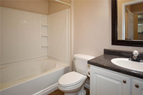 Condo in Bradenton, Florida, 1 bedroom  № 1543734 - photo 17
