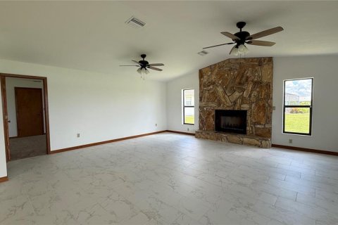 Casa en alquiler en Punta Gorda, Florida, 3 dormitorios, 170.48 m2 № 1901351 - foto 5