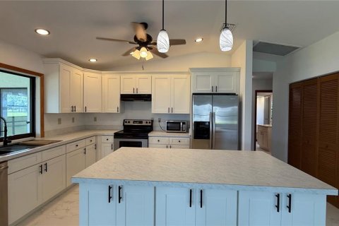 Casa en alquiler en Punta Gorda, Florida, 3 dormitorios, 170.48 m2 № 1901351 - foto 3