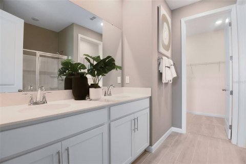 House in Tavares, Florida 4 bedrooms, 197.88 sq.m. № 1866861 - photo 12