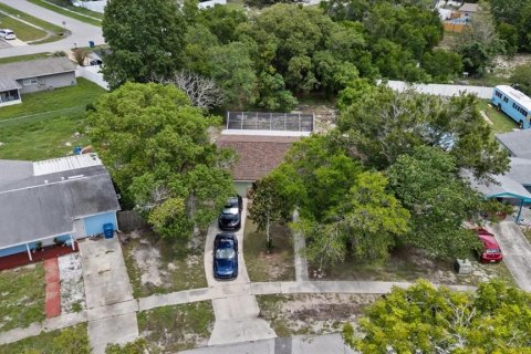 Casa en venta en Spring Hill, Florida, 4 dormitorios, 112.23 m2 № 2291759 - foto 2