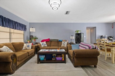 Casa en venta en Spring Hill, Florida, 4 dormitorios, 112.23 m2 № 2291759 - foto 8