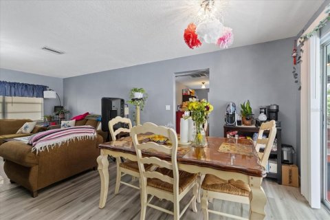 Casa en venta en Spring Hill, Florida, 4 dormitorios, 112.23 m2 № 2291759 - foto 9