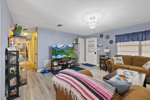 Casa en venta en Spring Hill, Florida, 4 dormitorios, 112.23 m2 № 2291759 - foto 16