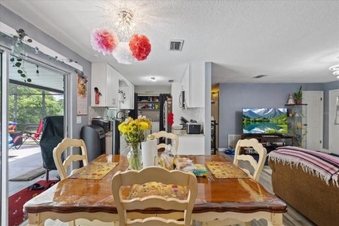 Casa en venta en Spring Hill, Florida, 4 dormitorios, 112.23 m2 № 2291759 - foto 11