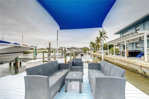 Condo in Clearwater, Florida, 1 bedroom  № 2167669 - photo 4