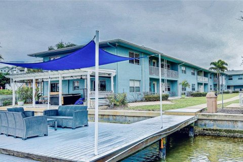 Condo in Clearwater, Florida, 1 bedroom  № 2167669 - photo 3
