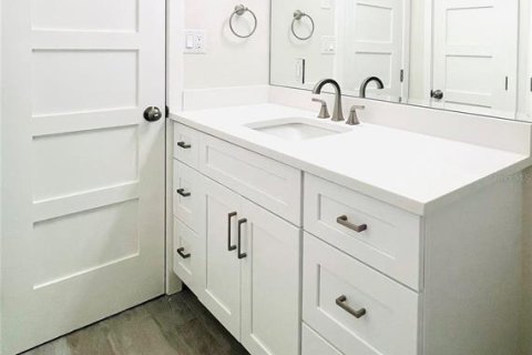 Condo in Clearwater, Florida, 1 bedroom  № 2167669 - photo 17