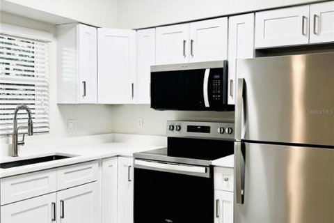 Condo in Clearwater, Florida, 1 bedroom  № 2167669 - photo 12