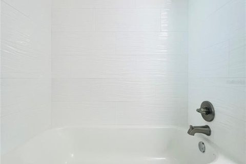 Condo in Clearwater, Florida, 1 bedroom  № 2167669 - photo 19